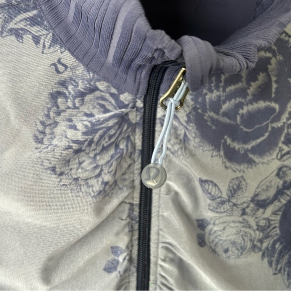 Lululemon Raja Reversible Jacket Night Market Floral - Picture 6 of 14